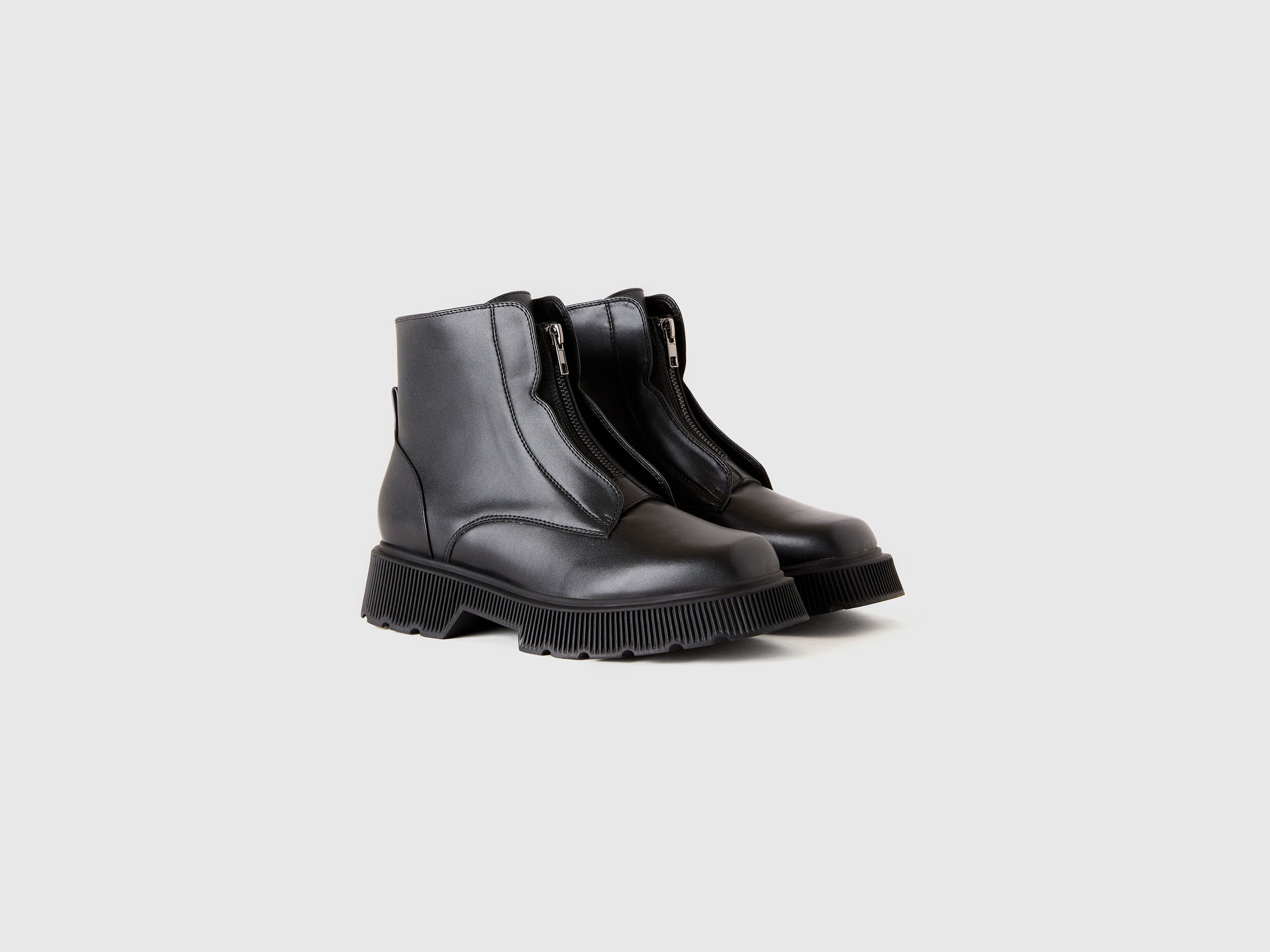 Heavy duty boots with zipper Black Benetton