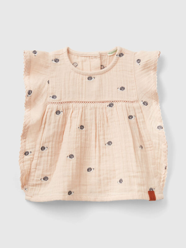 Blouse with ruffles and embroidery New Born (0-18 months)