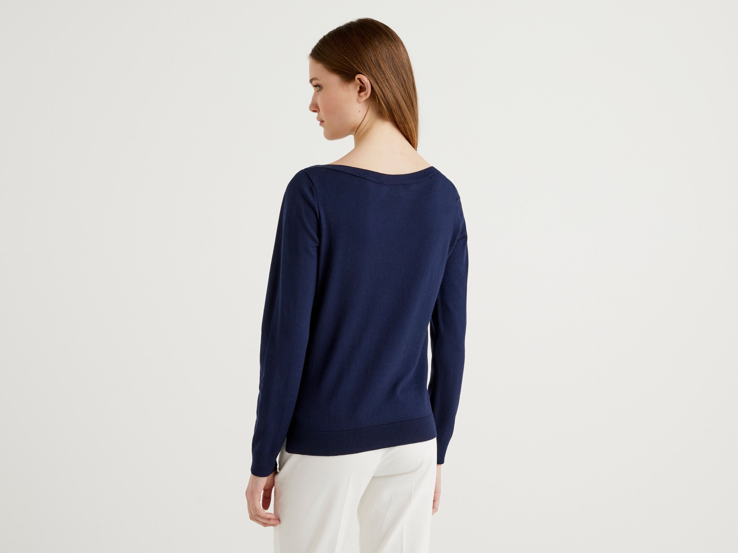 Navy boat neck outlet jumper
