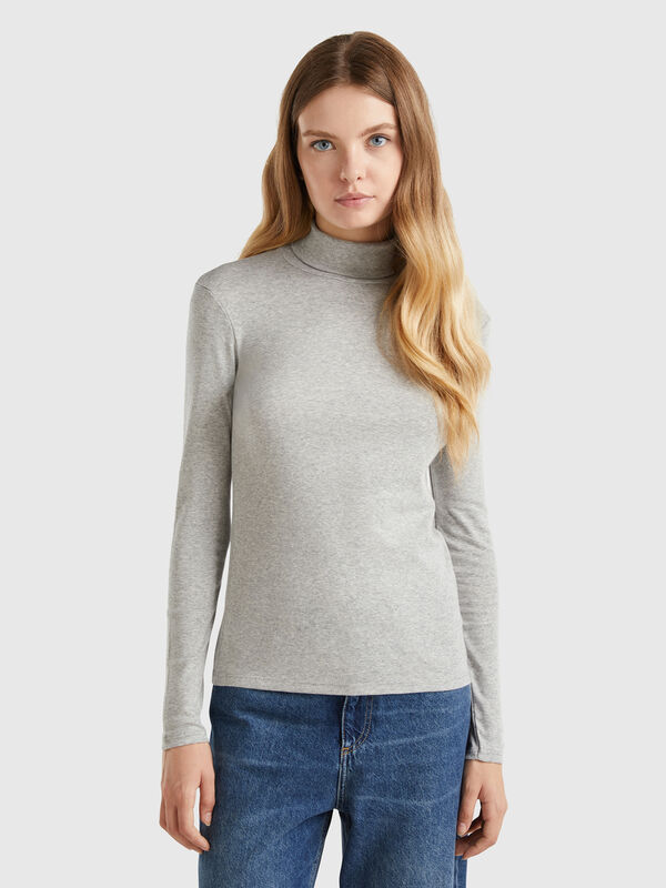 Camiseta de manga larga con cuello alto. Mujer