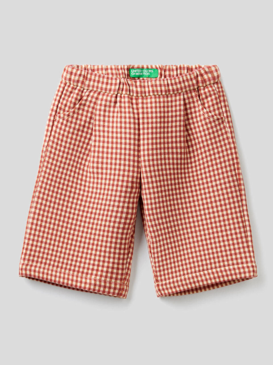 Pantalón amplio con estampado de cuadros image number 1
