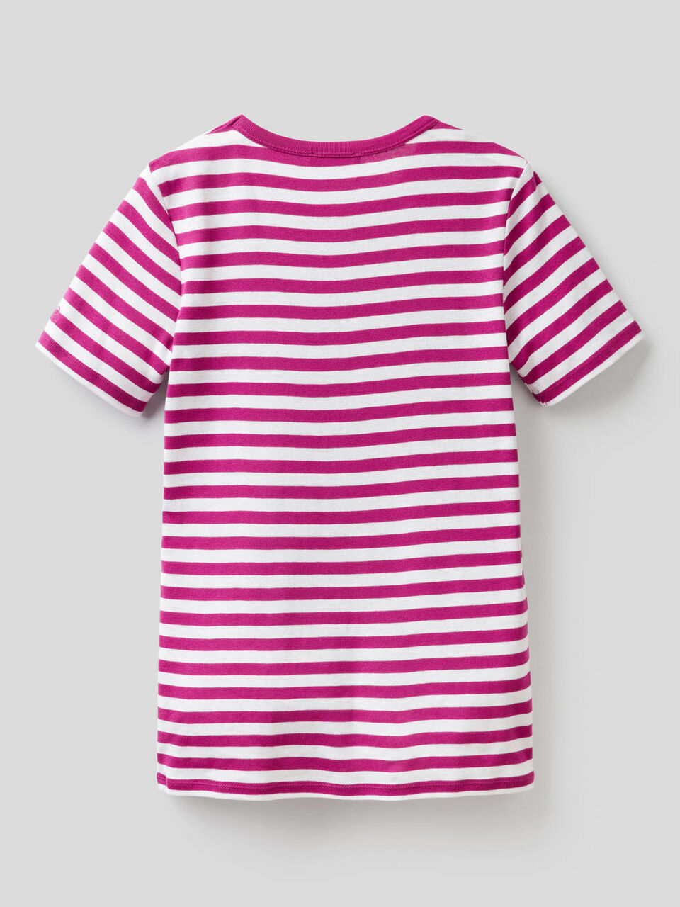 Camiseta de cuello redondo a rayas image number null