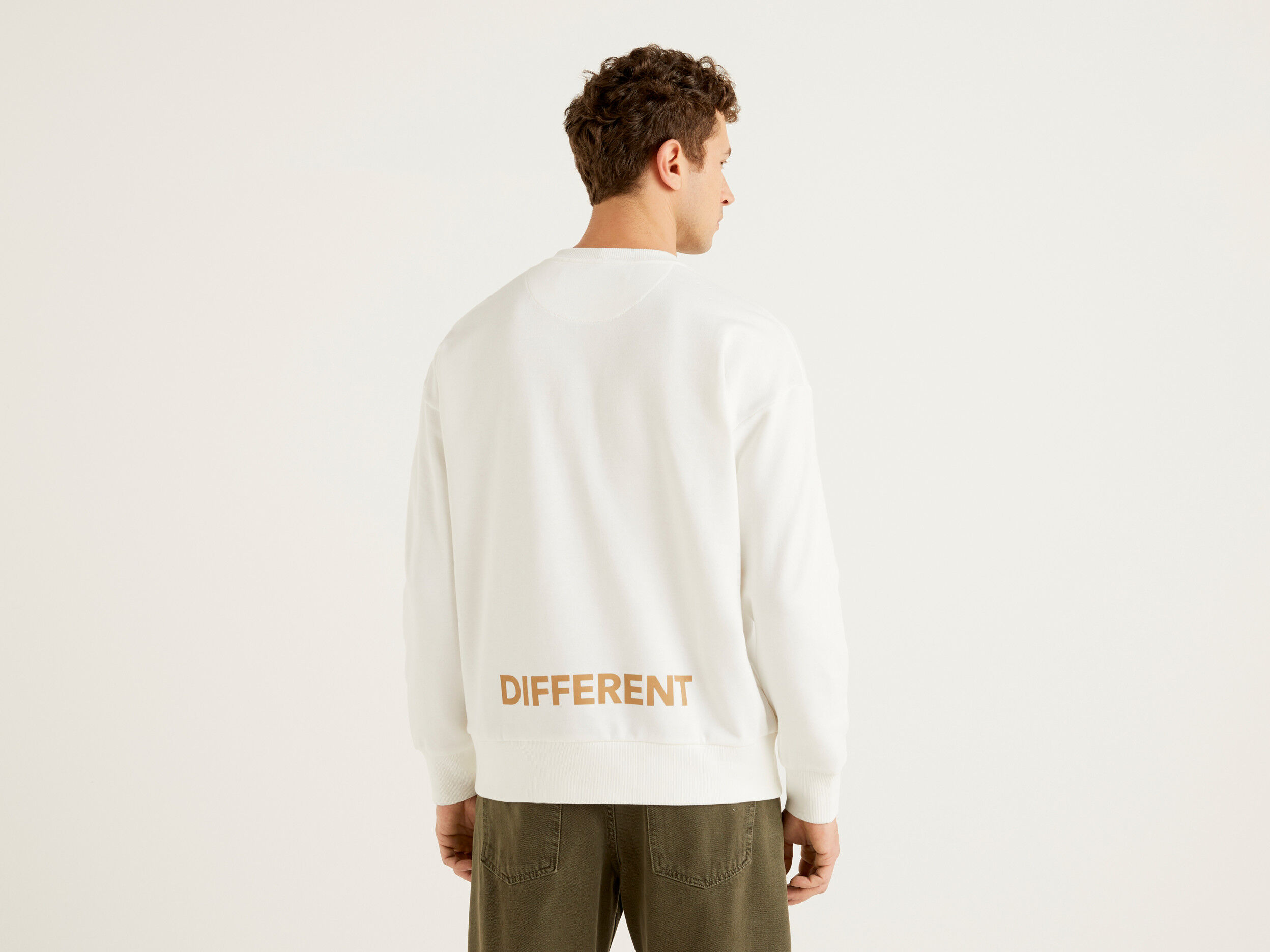 Cream colored sweatshirt hot sale
