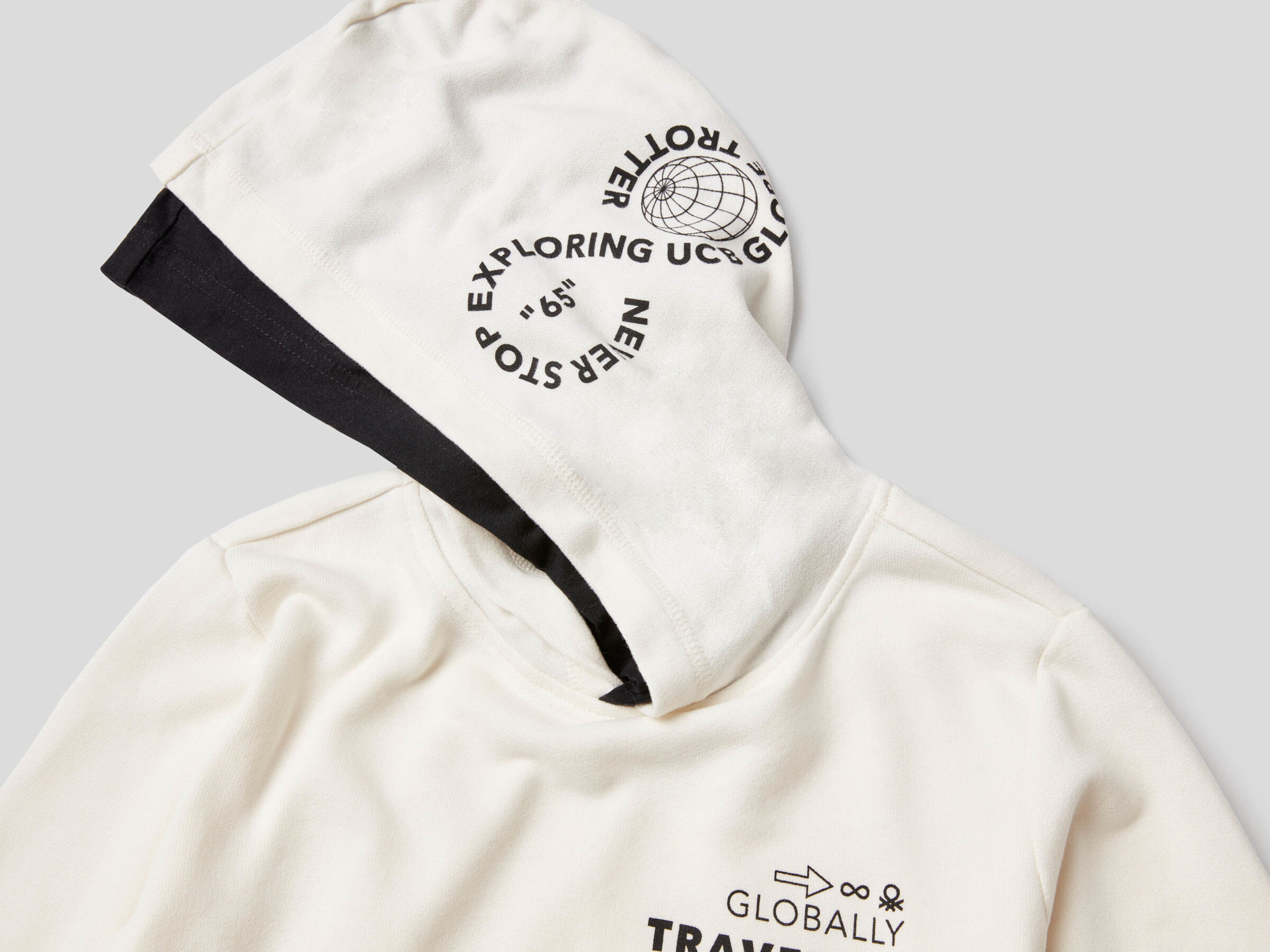 Sweatshirt with double hood image number null