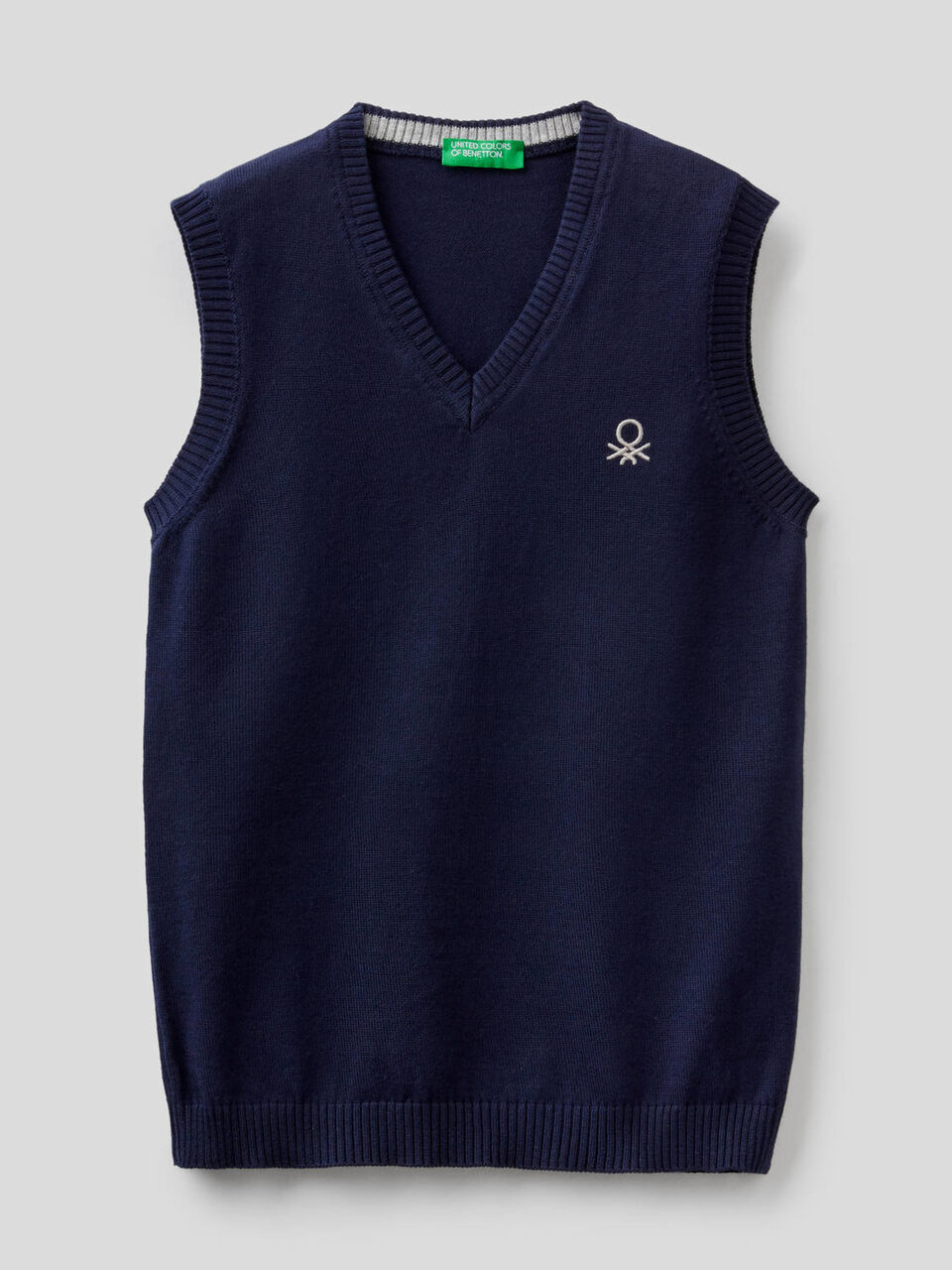 100% cotton vest with V-neck image number 1