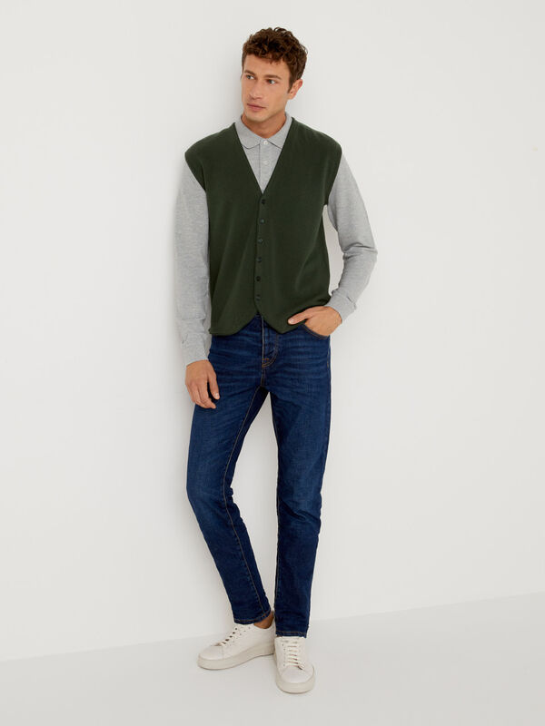 Vest in 100% Merino wool with buttons Men