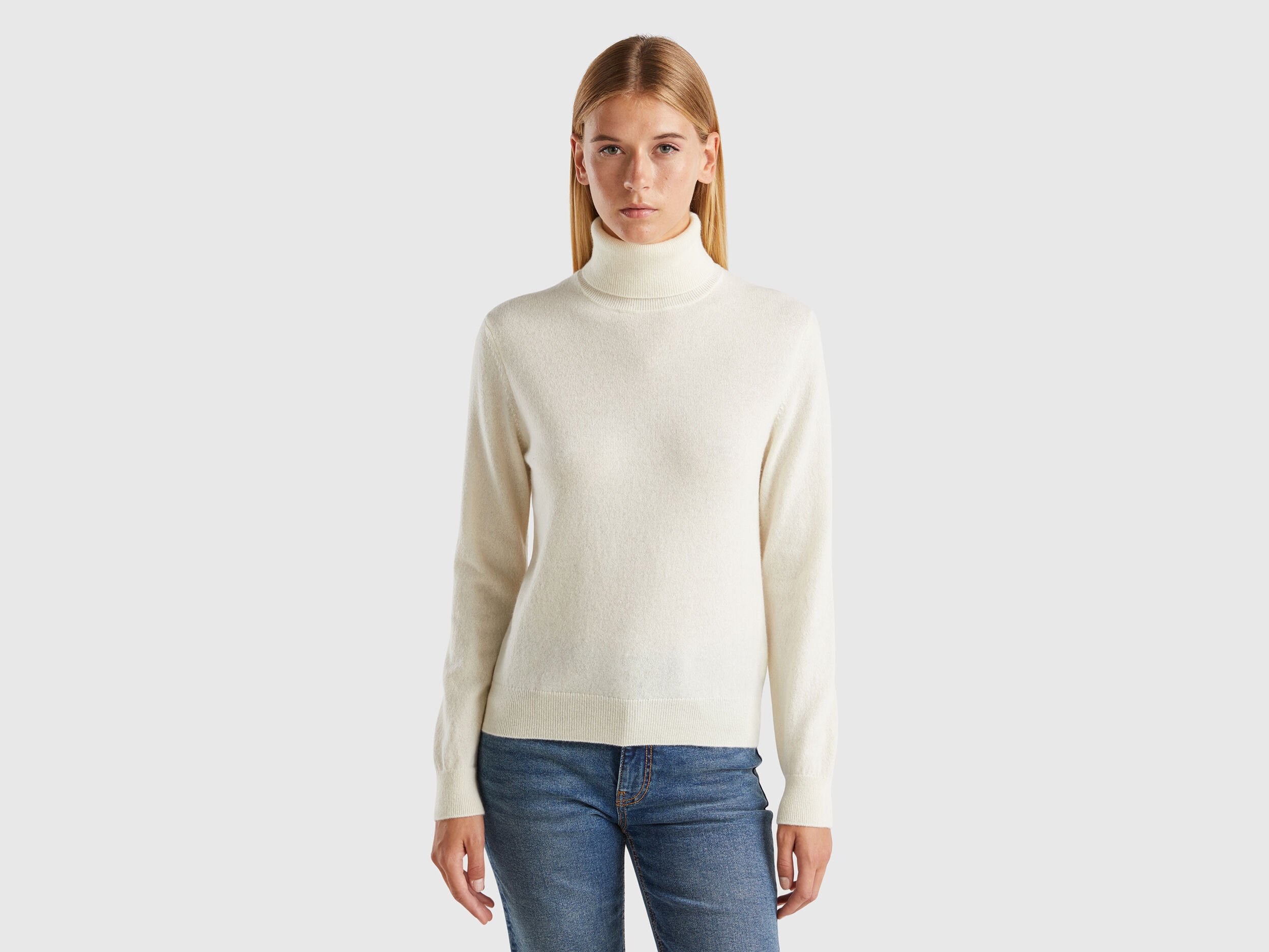 White turtleneck near me outlet