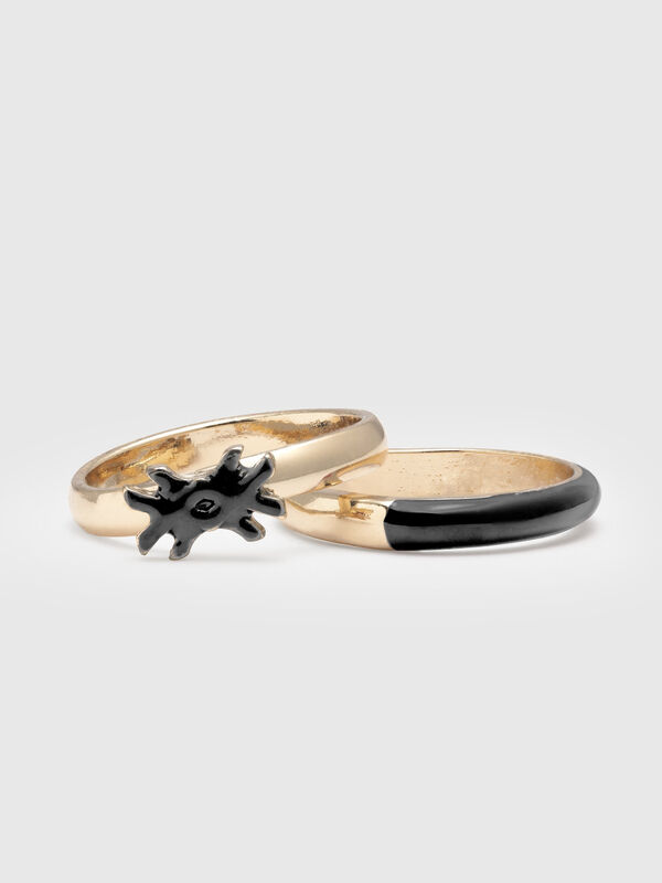 Two rings with black enamelled details Women