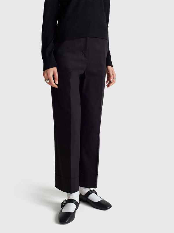 Pantalones rectos con puños Pantalones rectos con puños Mujer