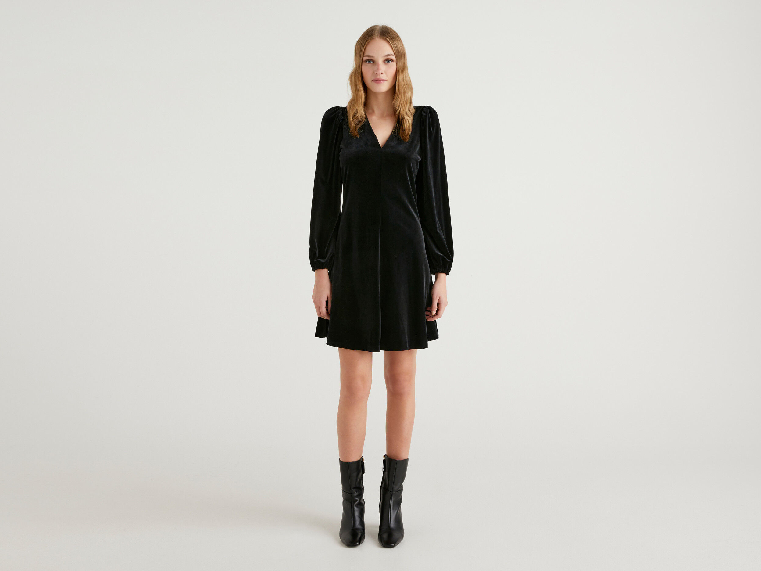 Black velvet shop dress short
