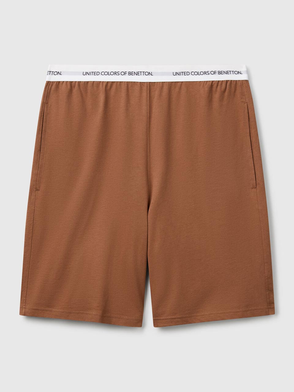 Shorts with logoed elastic
