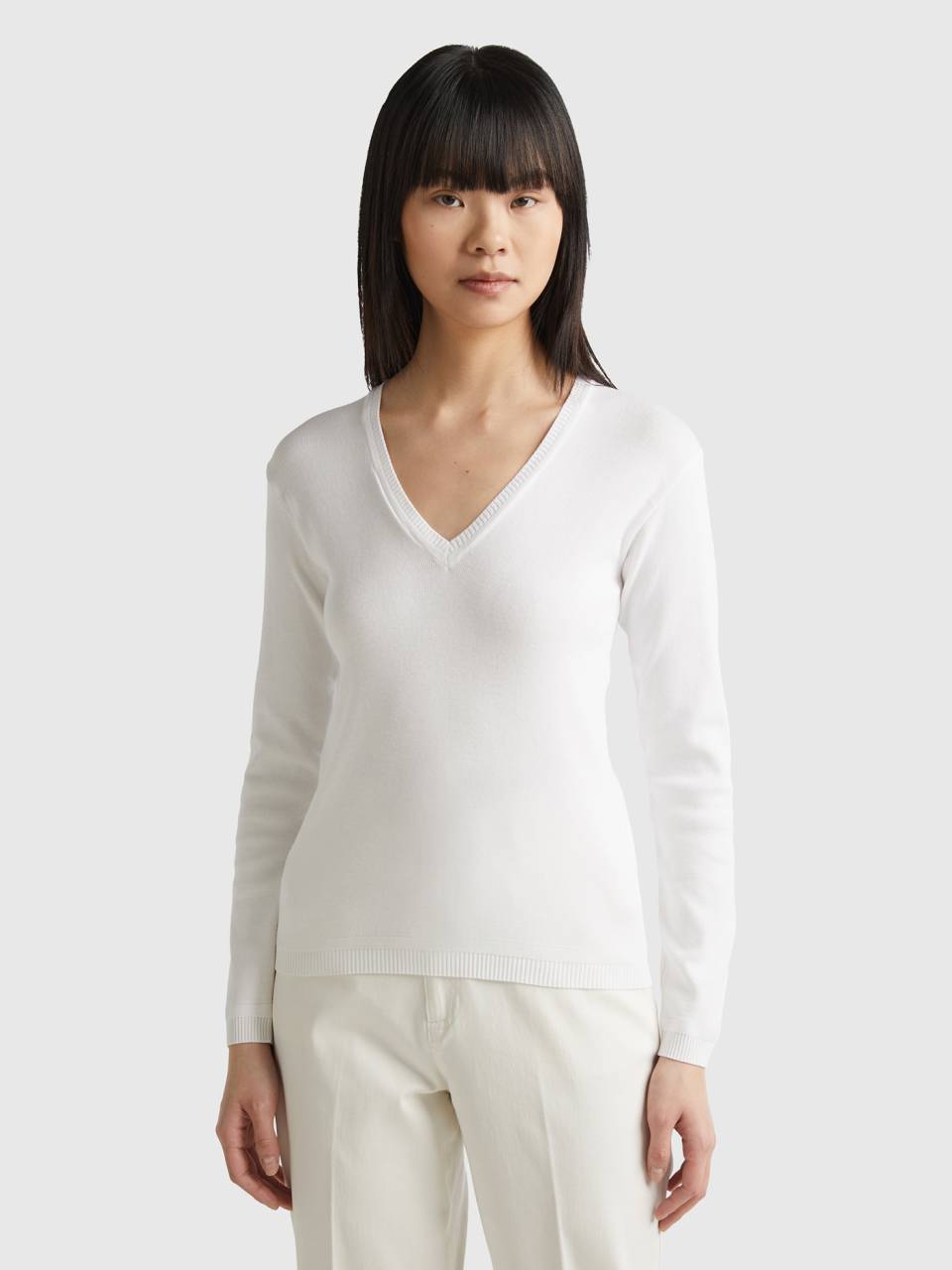 White v neck cotton new arrivals sweater