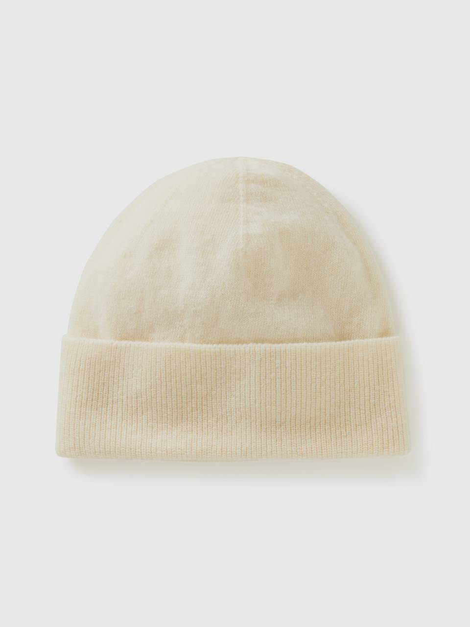 White wool hat 2025