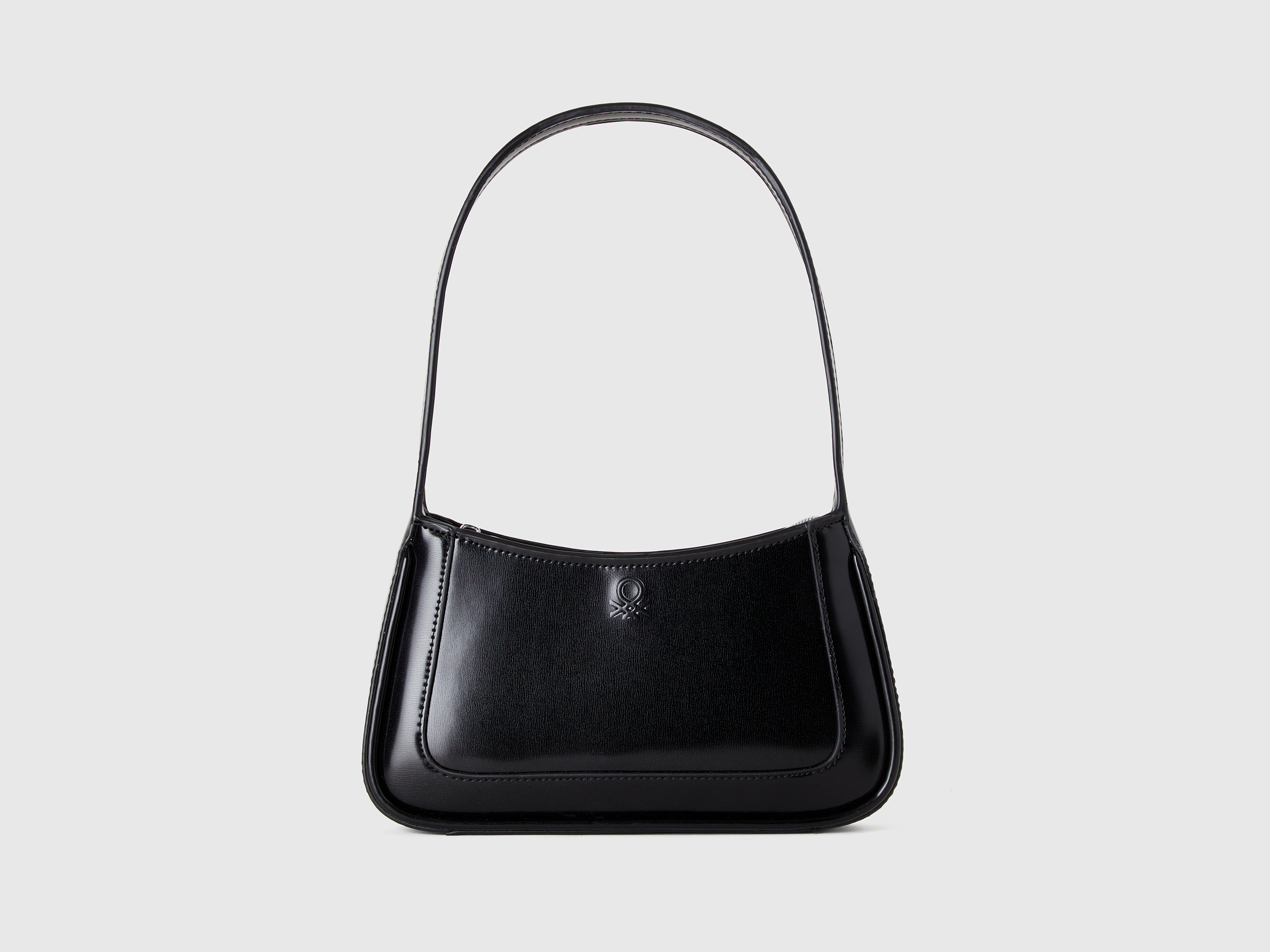 United colors of benetton shoulder bag store
