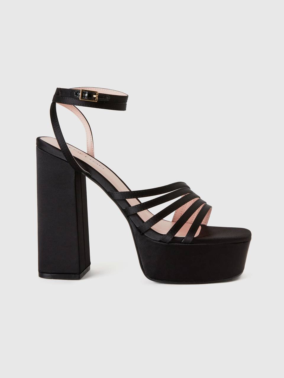 Benetton group sandals top