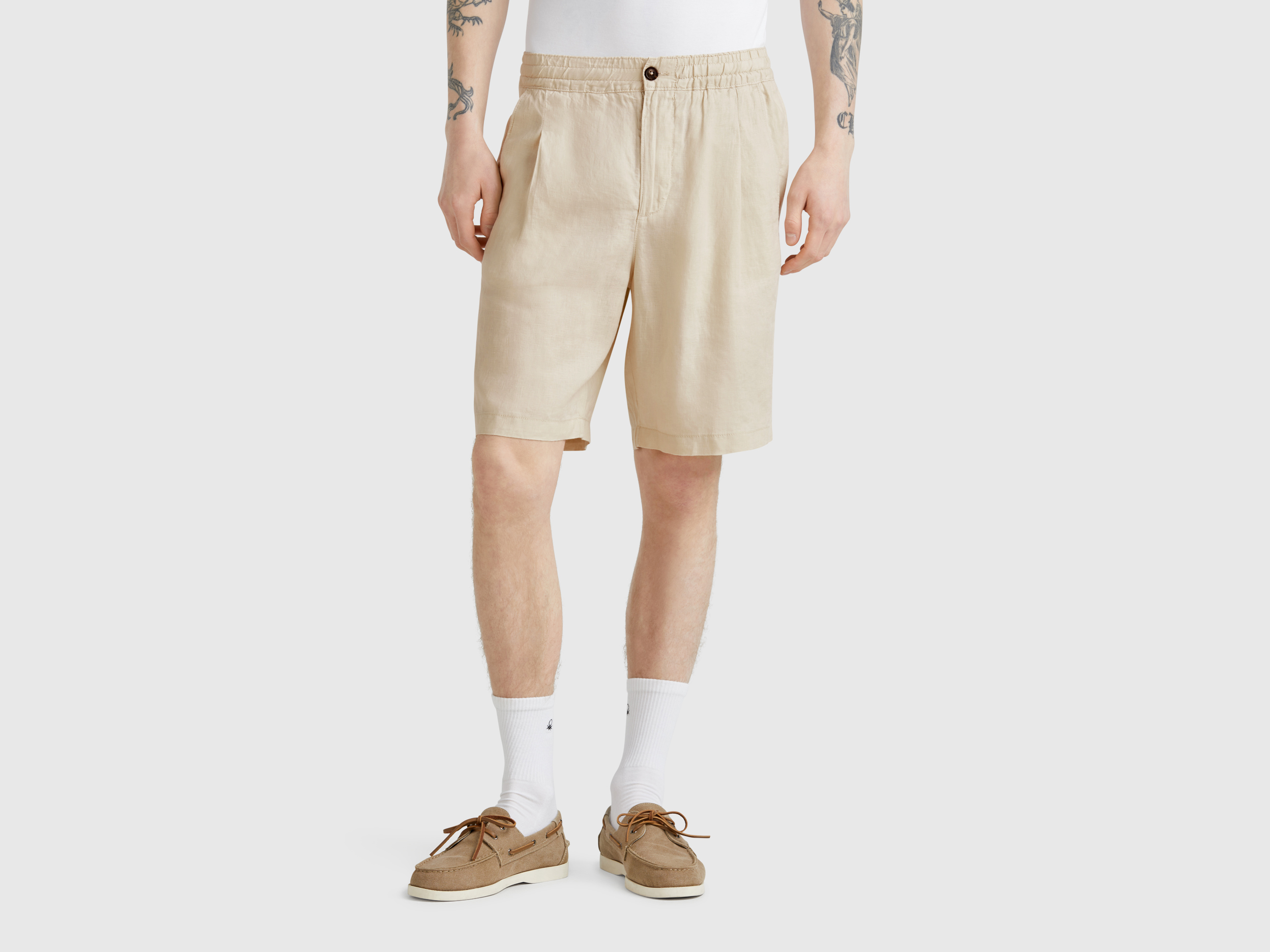 Bermuda shorts with drawstring in pure linen - Beige | Benetton
