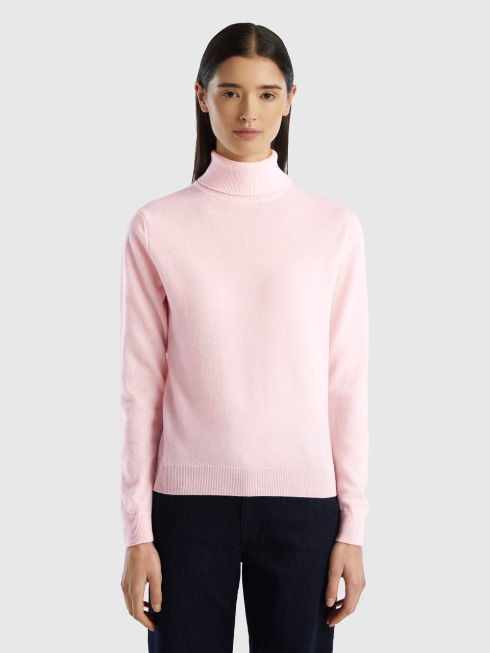 Pale pink turtleneck sweater shop