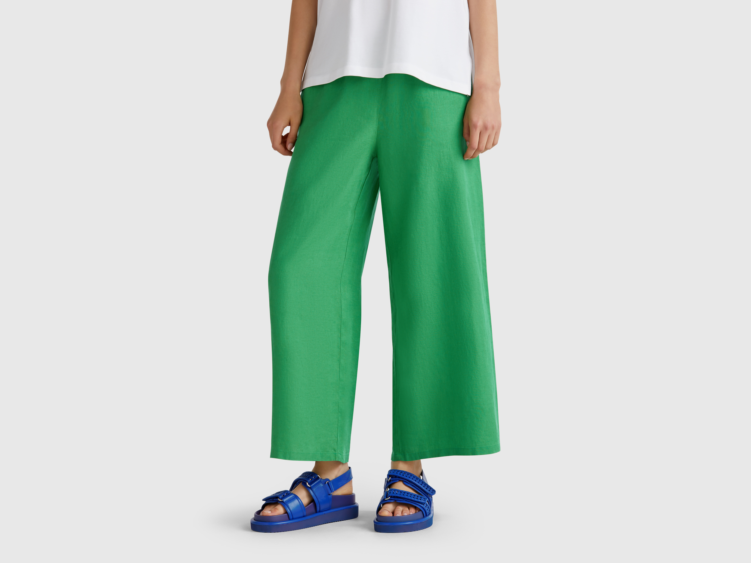 Wide leg trousers in pure linen - Green | Benetton