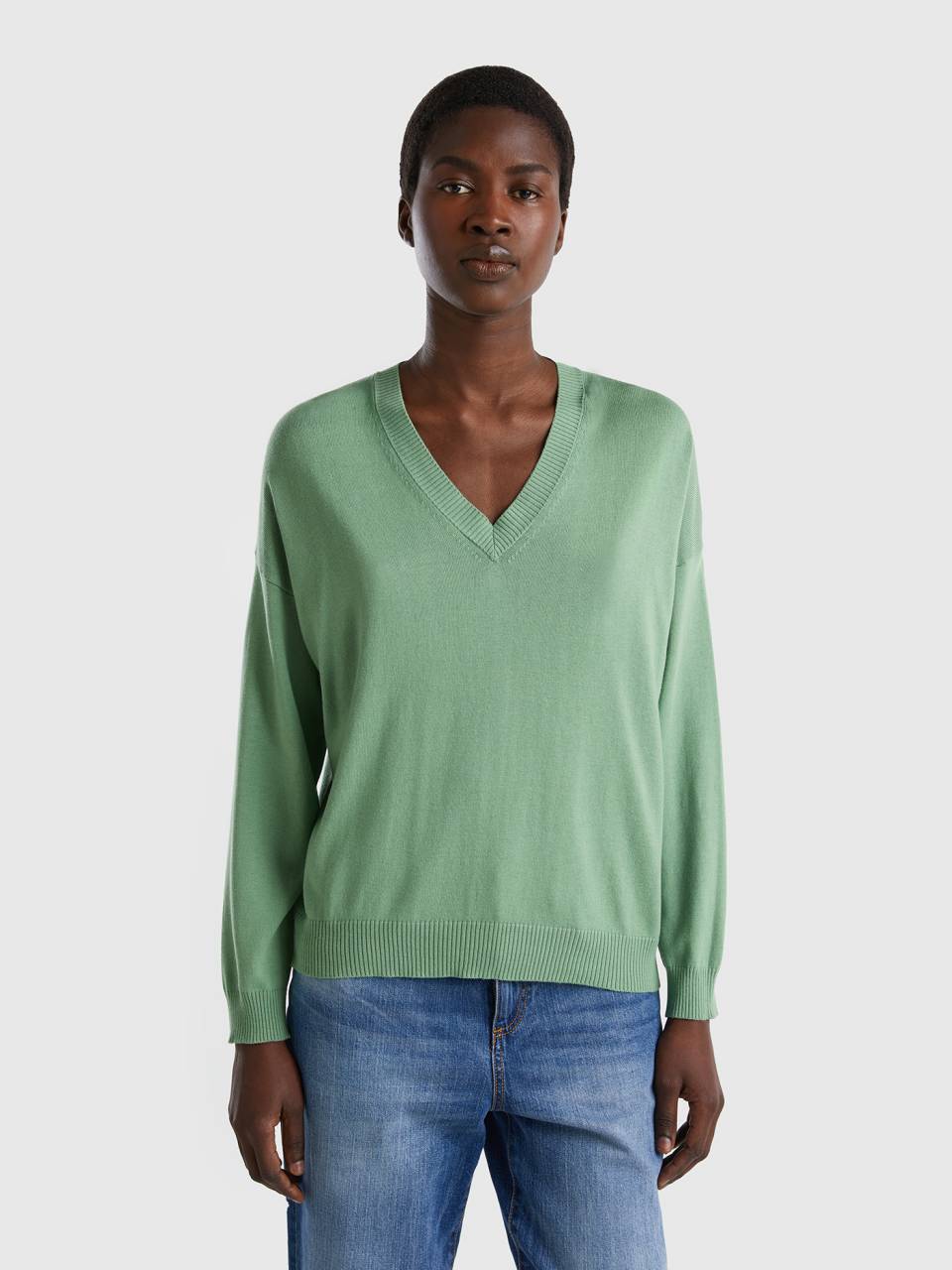 Green sweater v neck discount